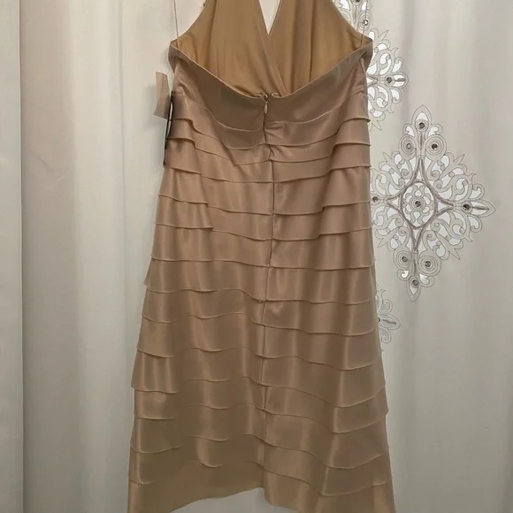NWT Halter dress Size 6 in Cream Satin Christmas New Years Eve Holidays - Picture 3 of 12